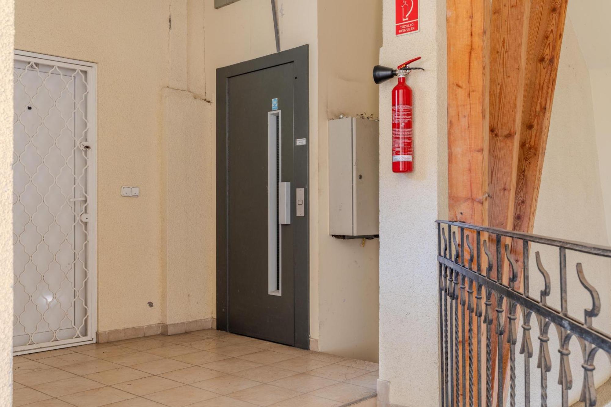 Cozy Flat In The Heart Of Buda Βουδαπέστη Εξωτερικό φωτογραφία