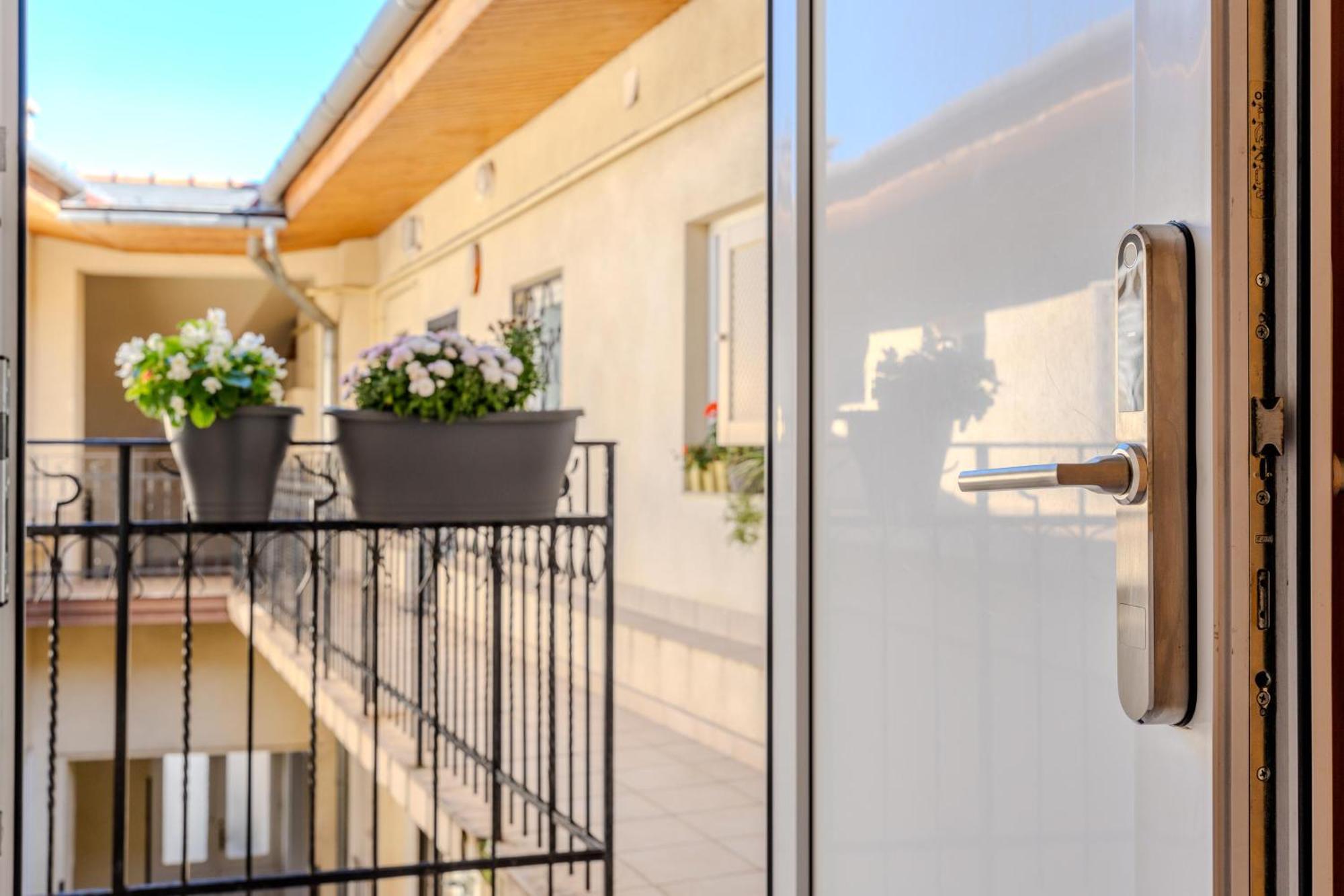 Cozy Flat In The Heart Of Buda Βουδαπέστη Εξωτερικό φωτογραφία
