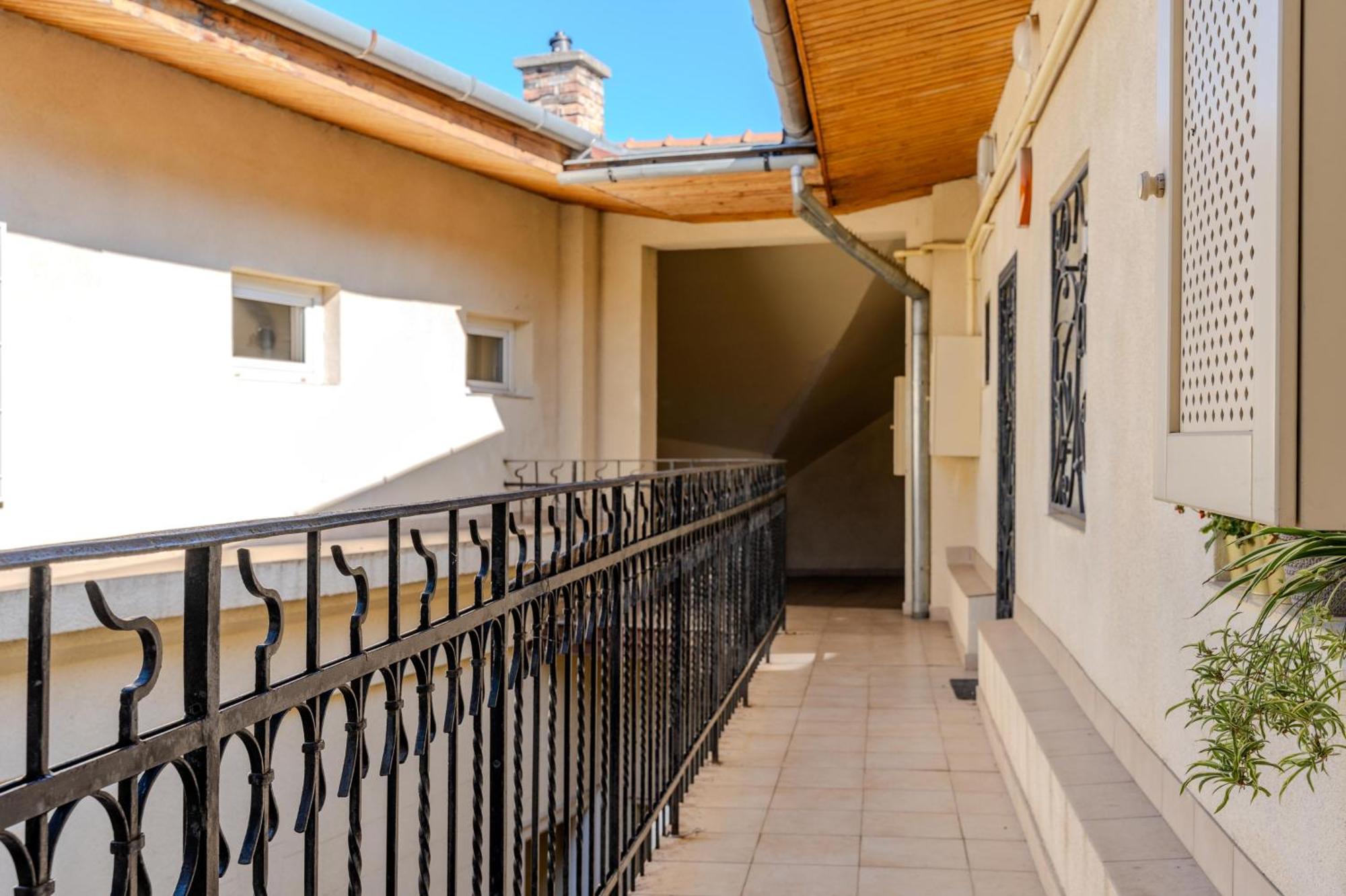 Cozy Flat In The Heart Of Buda Βουδαπέστη Εξωτερικό φωτογραφία